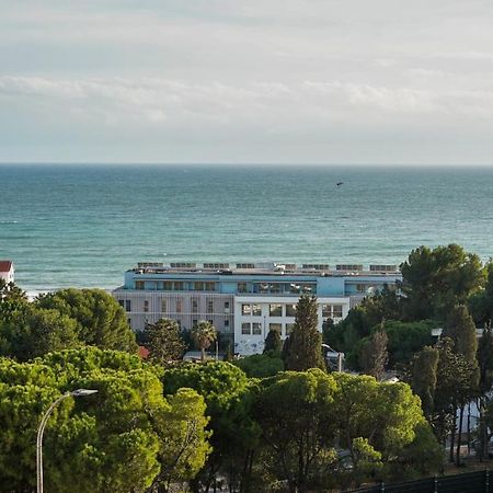 Ocean View Apartment - Pool And Sea View & Albufeira Center Bagian luar foto