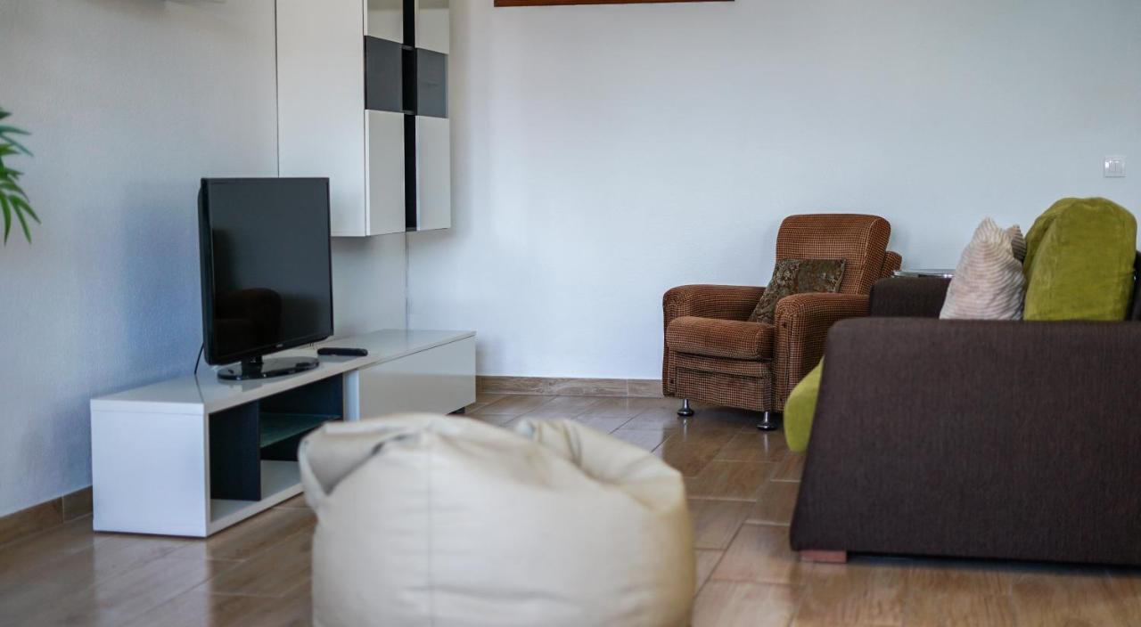 Ocean View Apartment - Pool And Sea View & Albufeira Center Bagian luar foto