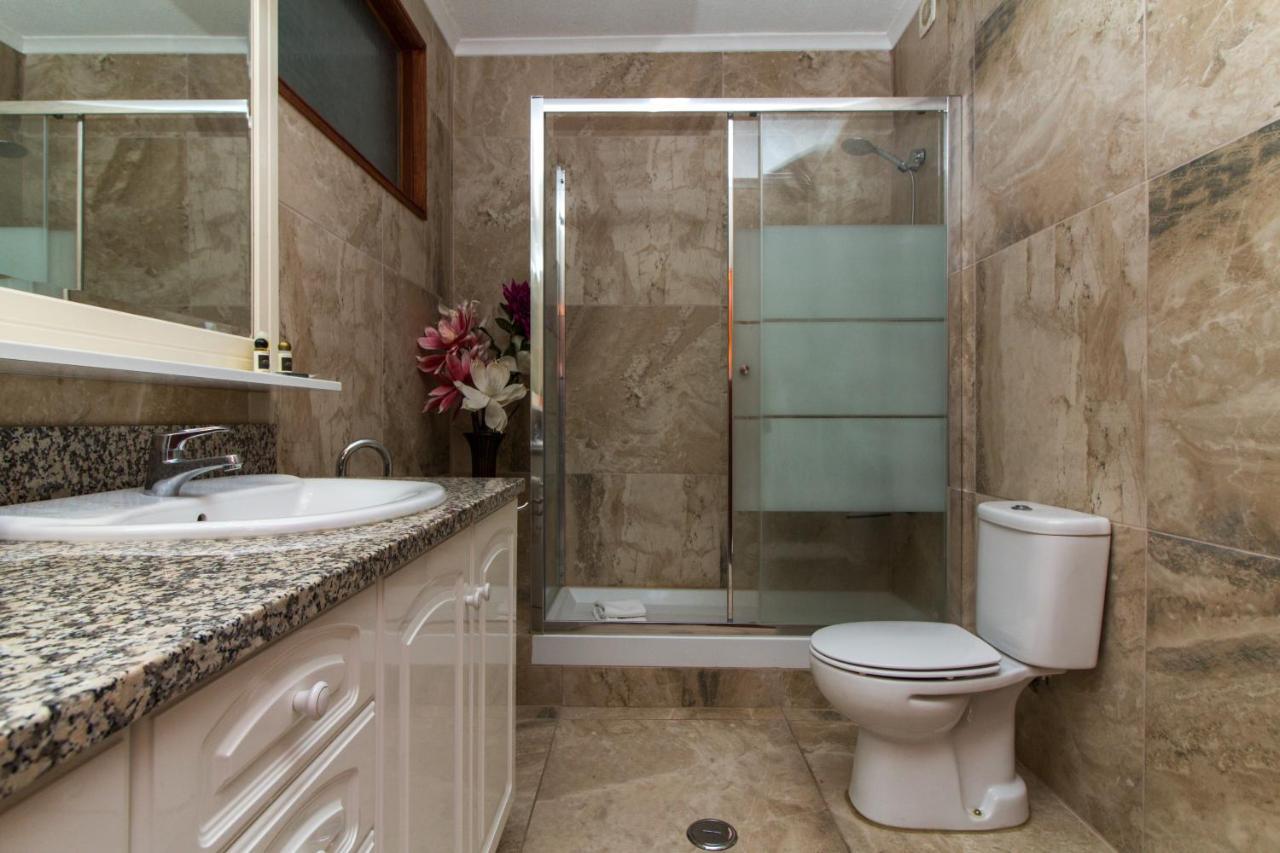 Ocean View Apartment - Pool And Sea View & Albufeira Center Bagian luar foto