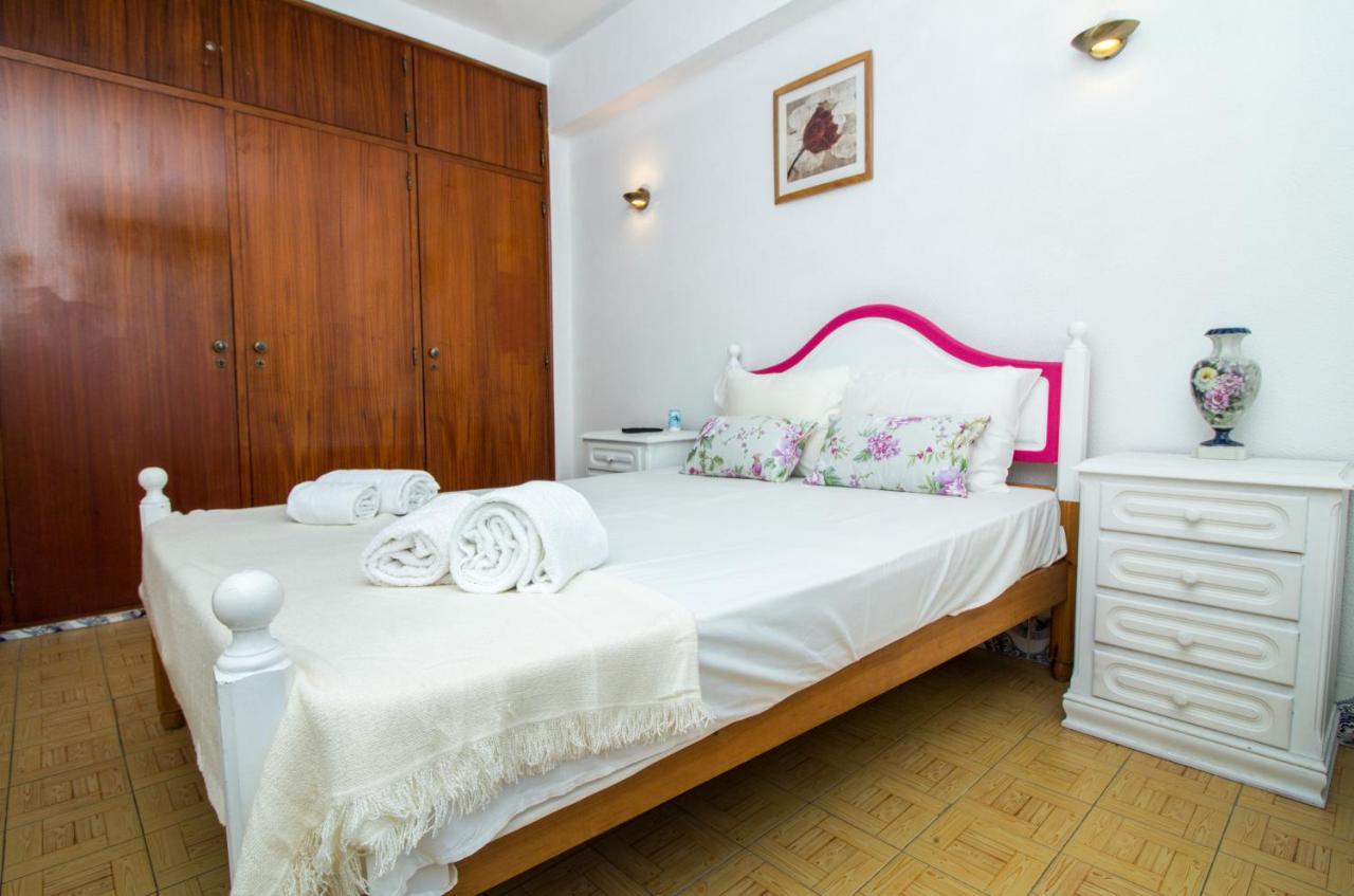 Ocean View Apartment - Pool And Sea View & Albufeira Center Bagian luar foto