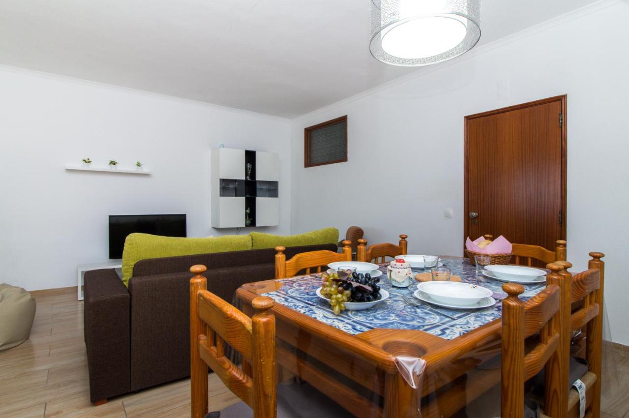 Ocean View Apartment - Pool And Sea View & Albufeira Center Bagian luar foto